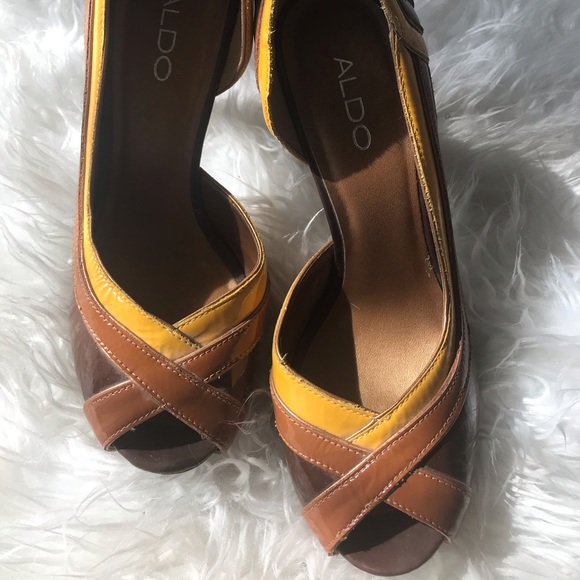 Beautiful Vintage-like Aldo High Heels! - Picture 2 of 5